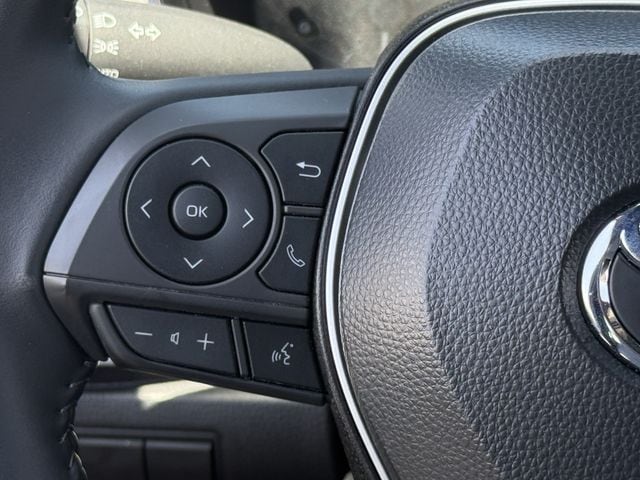 2025 Toyota Corolla SE - Photo 14