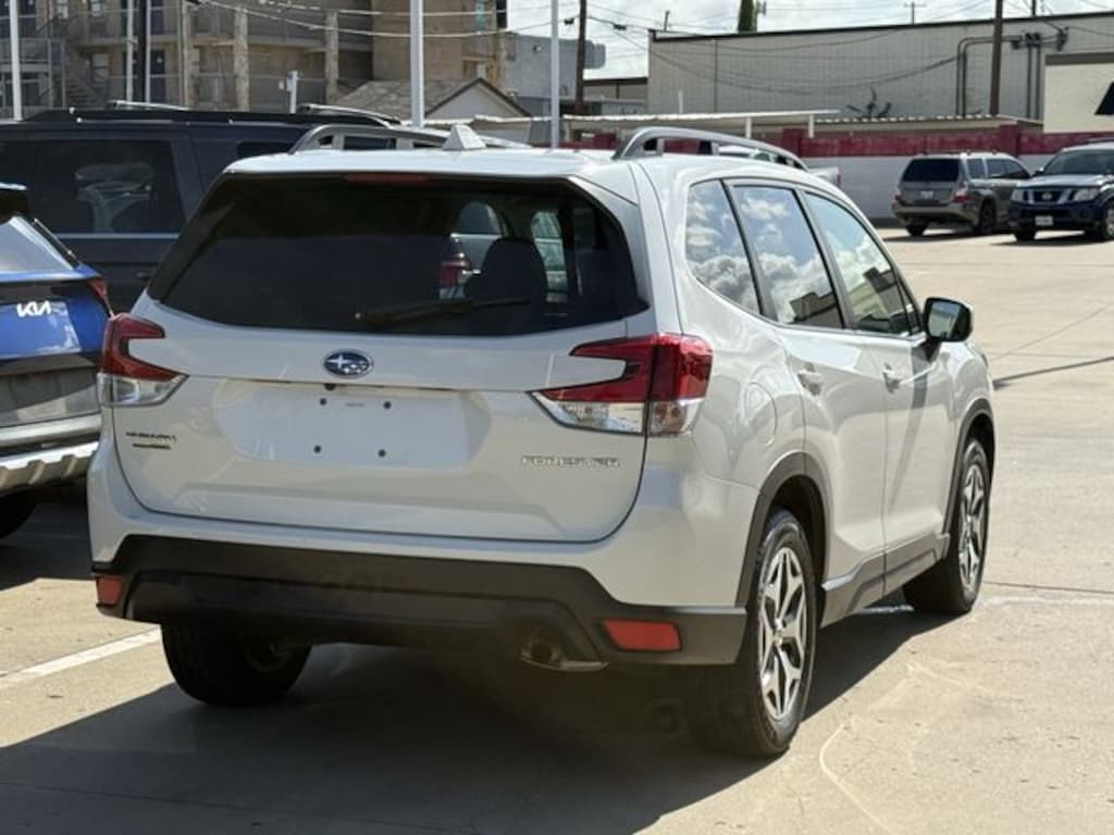 Used 2023 Subaru Forester Premium SUV