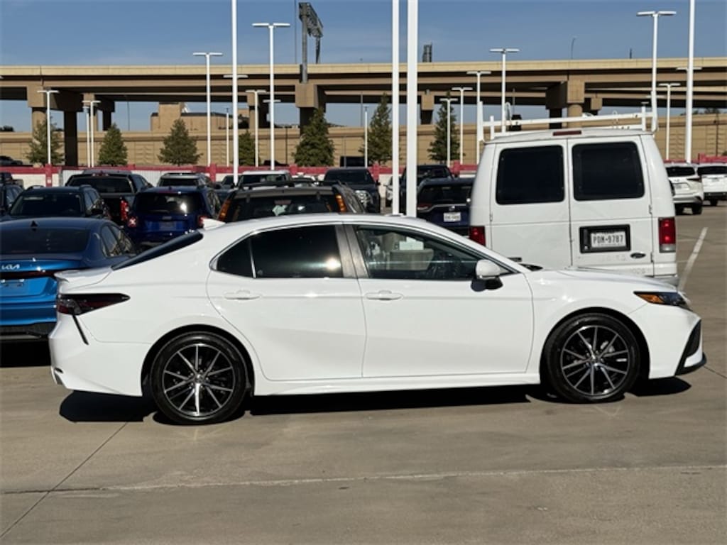 Used 2023 Toyota Camry Hybrid SE Sedan