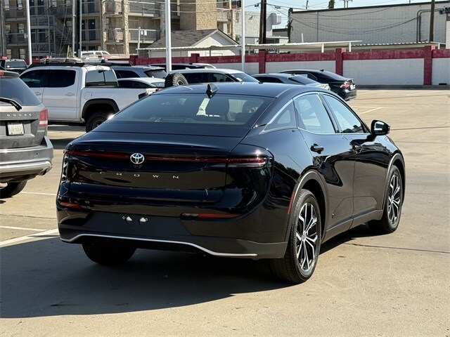 2023 Toyota Crown XLE photo 4