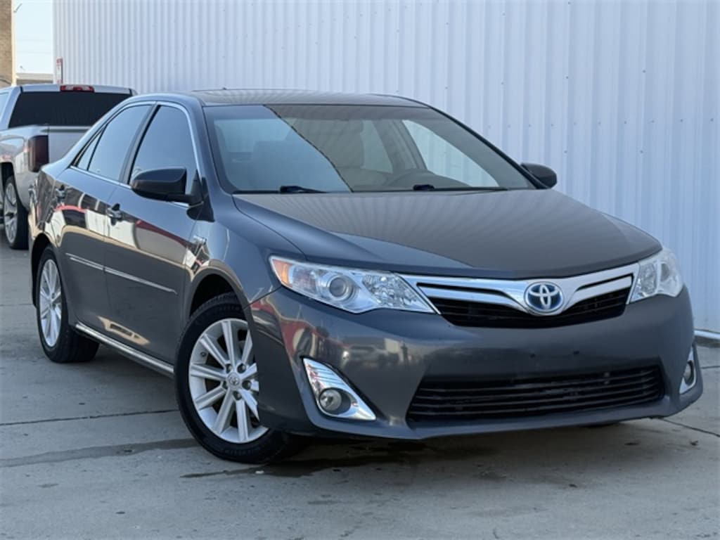 Used 2012 Toyota Camry Hybrid XLE Sedan