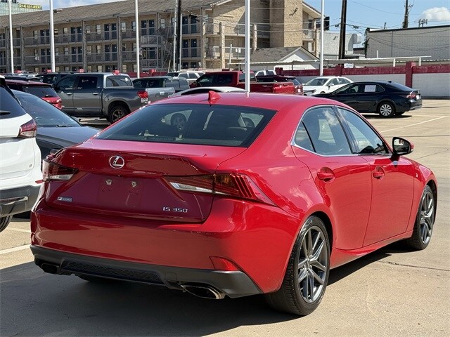 2017 Lexus IS 350 photo 4