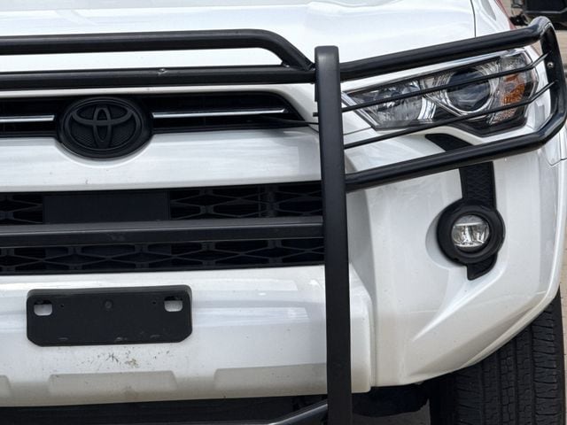 2022 Toyota 4Runner SR5 Premium - Photo 7