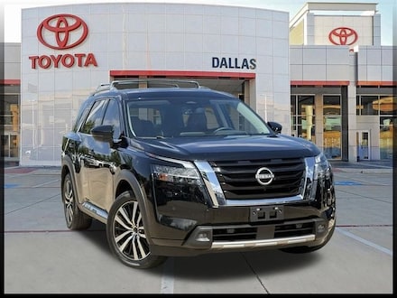 2023 Nissan Pathfinder Platinum SUV