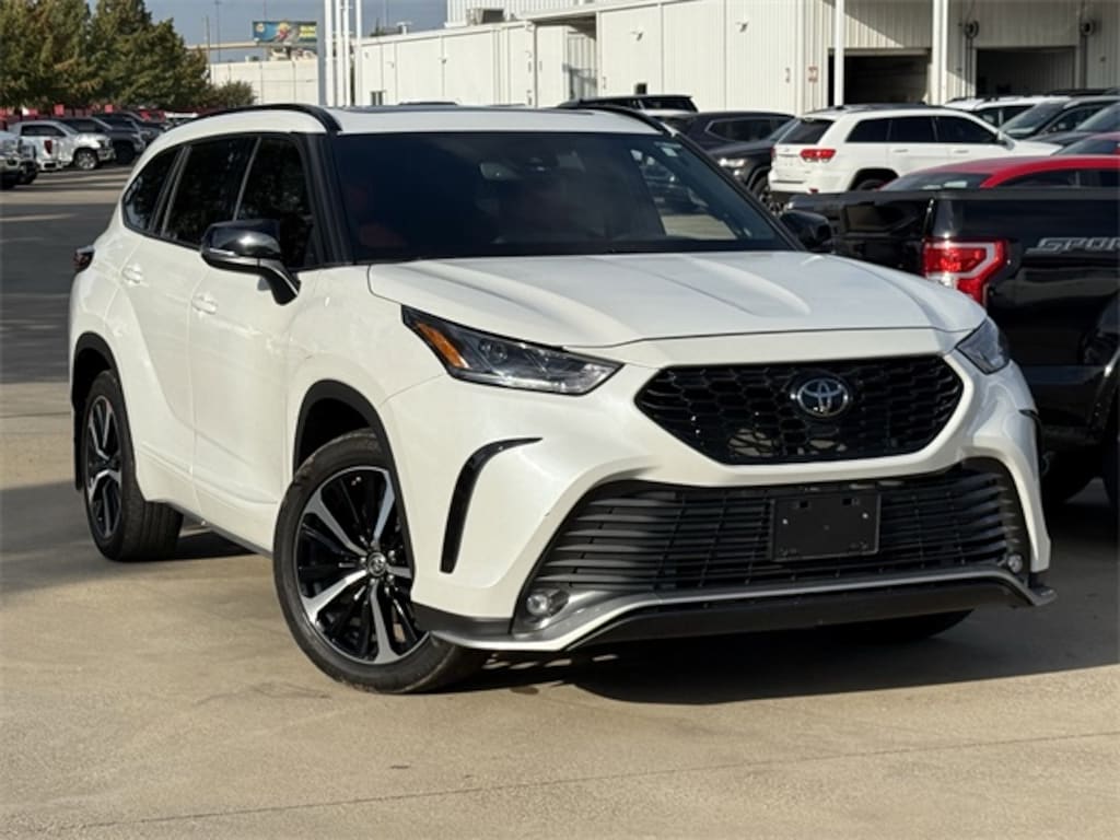 Used 2022 Toyota Highlander XSE SUV