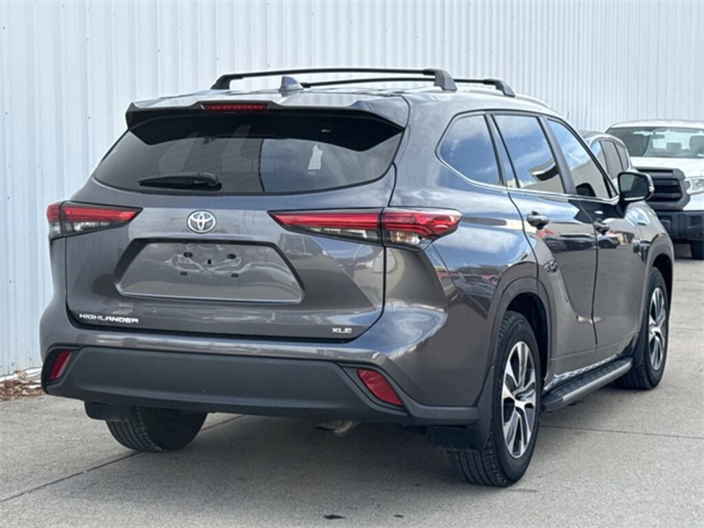 Used 2023 Toyota Highlander XLE SUV