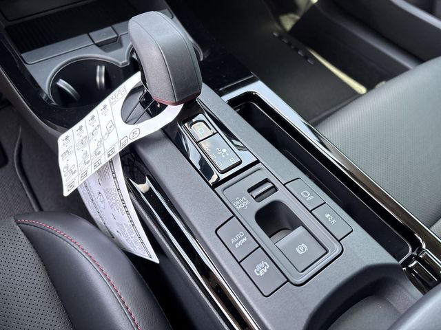 2026 Toyota Prius Plug-in Hybrid XSE - Photo 19