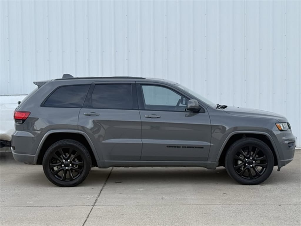 Used 2019 Jeep Grand Cherokee Altitude SUV