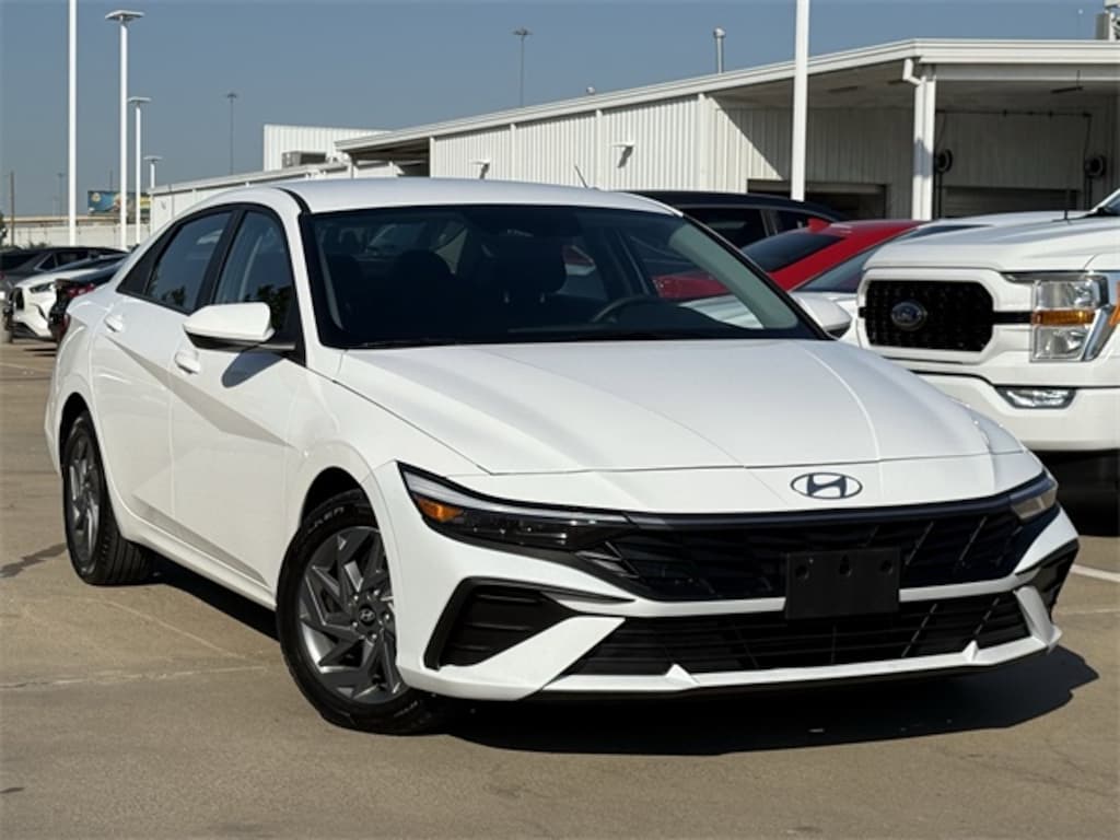 Used 2024 Hyundai Elantra SEL Sedan