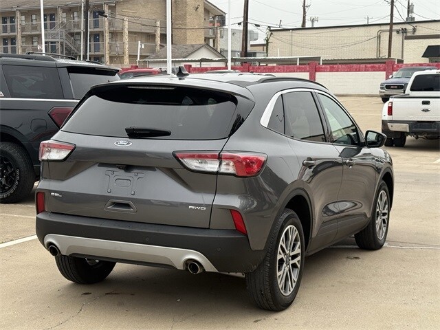 2021 Ford Escape SEL photo 3