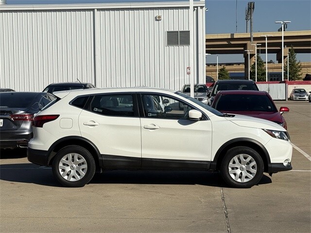 2019 Nissan Rogue Sport S photo 3