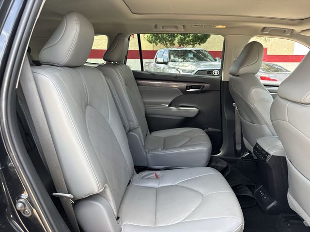 2024 Toyota Highlander Platinum - Photo 35