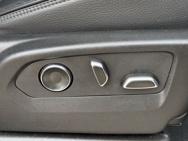 2025 GMC Yukon XL Denali - Photo 29