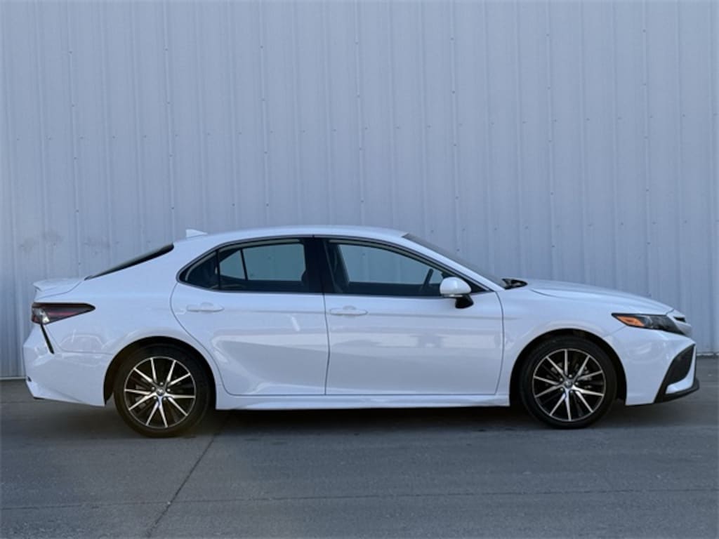 Used 2024 Toyota Camry SE Sedan