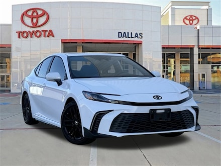 2025 Toyota Camry SE Sedan