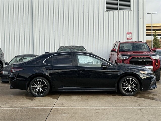 2023 Toyota Camry SE photo 2