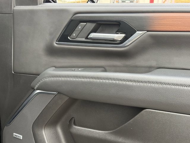 2025 GMC Yukon XL Denali - Photo 27