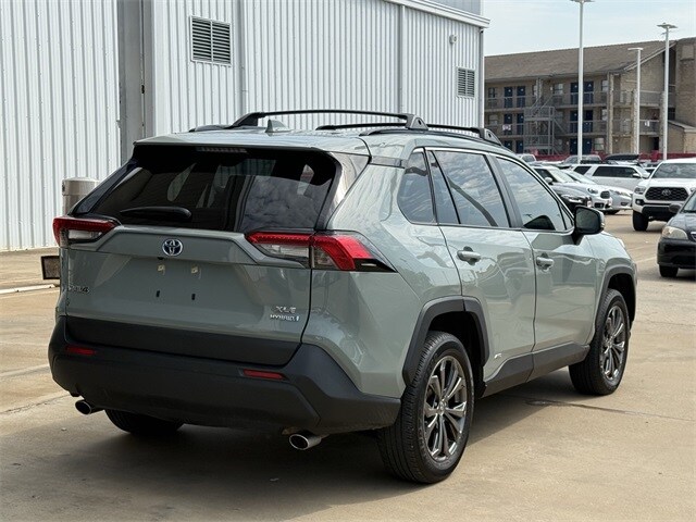 2022 Toyota RAV4 Hybrid XLE Premium photo 2