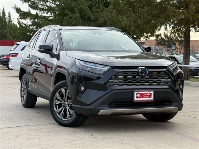2022 Toyota RAV4 Limited's photo