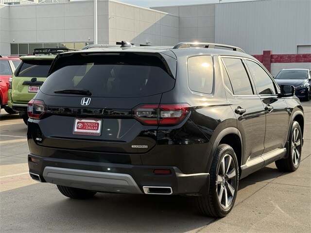2024 Honda Pilot Touring photo 3