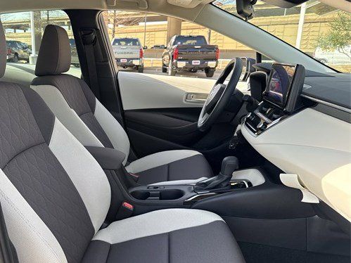 2026 Toyota Corolla LE - Photo 30