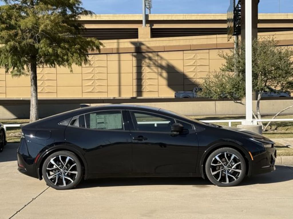 New 2026 Toyota Prius Plug-In Hybrid XSE Premium Hatchback