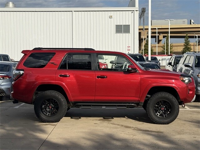 2019 Toyota 4Runner TRD Off-Road Premium photo 2