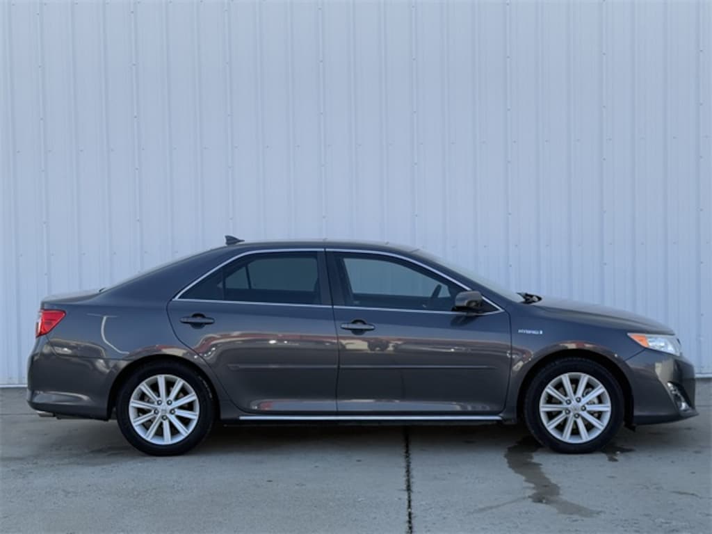 Used 2012 Toyota Camry Hybrid XLE Sedan