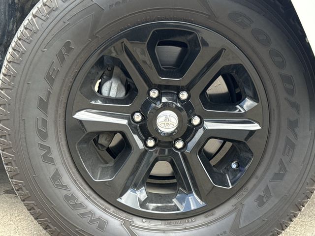 2022 Toyota 4Runner SR5 Premium - Photo 10