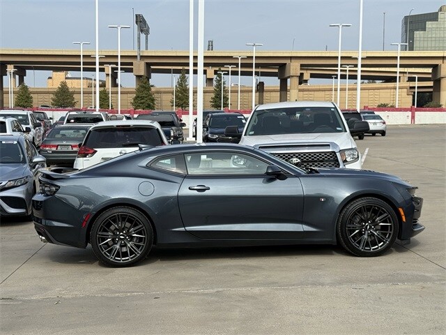 2021 Chevrolet Camaro SS photo 3