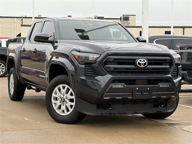 2024 Toyota Tacoma SR5 photo 2