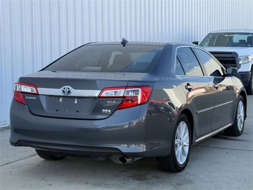 Used 2012 Toyota Camry Hybrid XLE Sedan