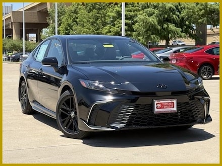 2026 Toyota Camry SE Sedan