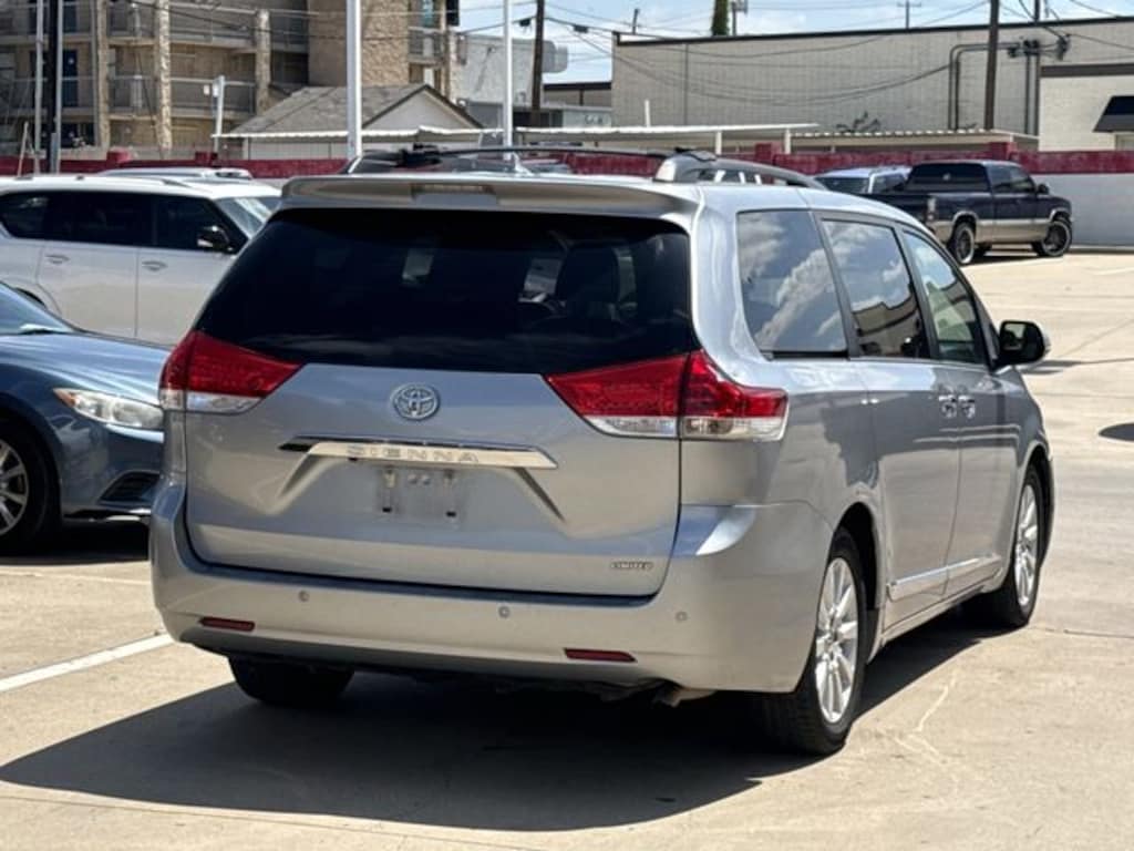 Used 2013 Toyota Sienna XLE Van