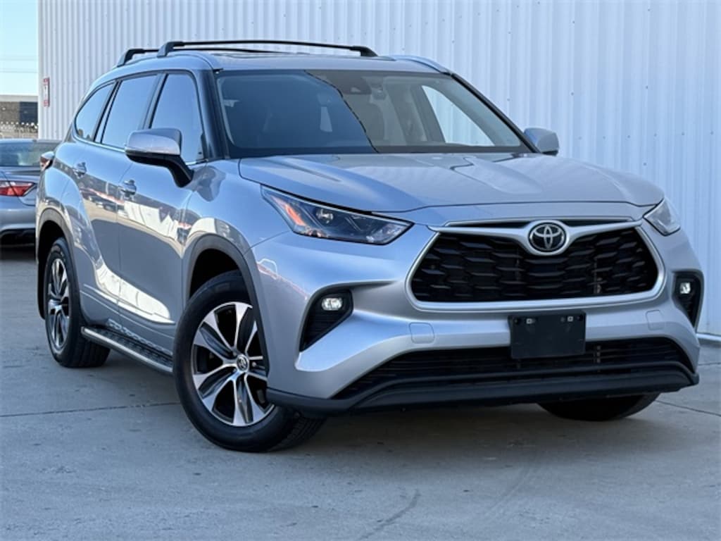 Used 2023 Toyota Highlander XLE SUV