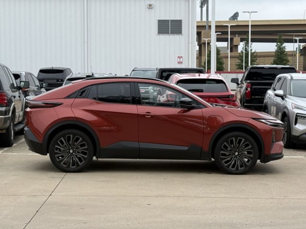 Used 2026 Toyota C-HR XSE SUV