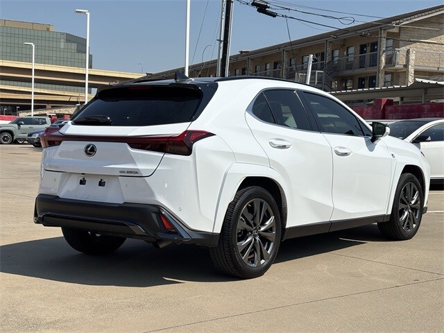 2024 Lexus UX 250h F SPORT Handling photo 3