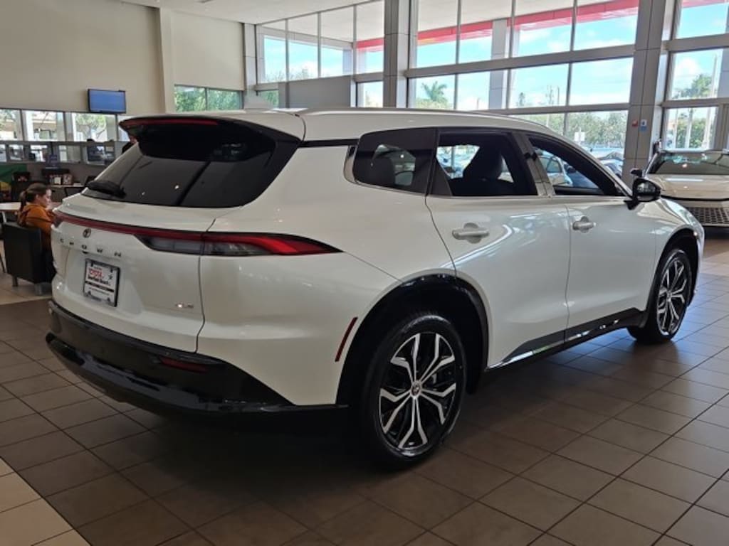 New 2025 Toyota Crown Signia XLE SUV