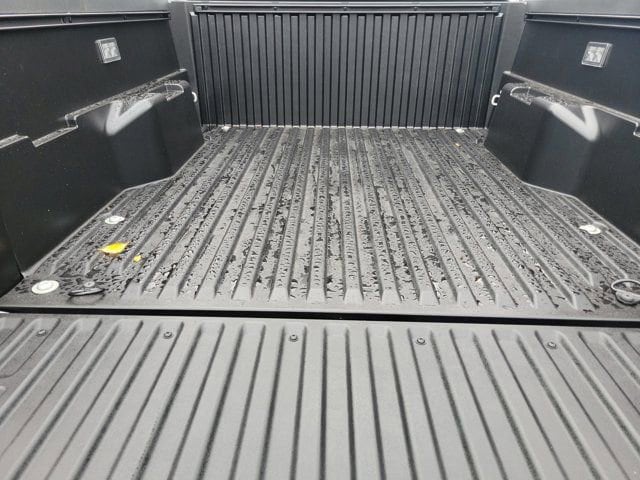2026 Toyota Tacoma SR5 - Photo 8
