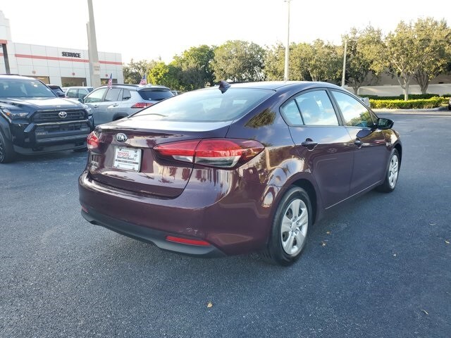 2018 Kia Forte LX Base photo 4