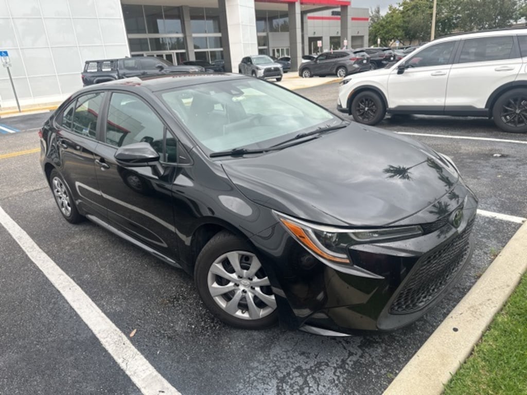 Used 2020 Toyota Corolla LE Sedan