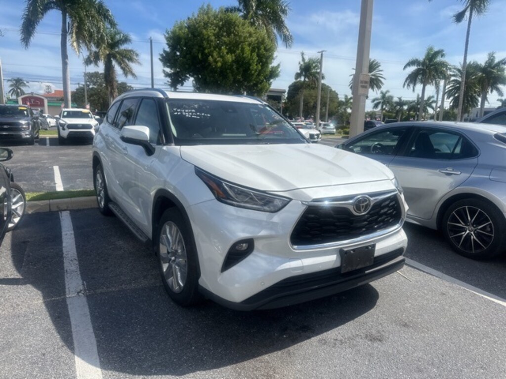 Used 2022 Toyota Highlander Limited SUV