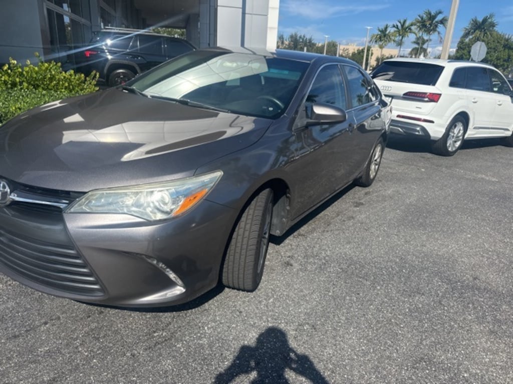 Used 2017 Toyota Camry LE Sedan