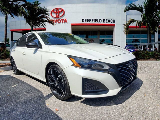 2023 Nissan Altima SR