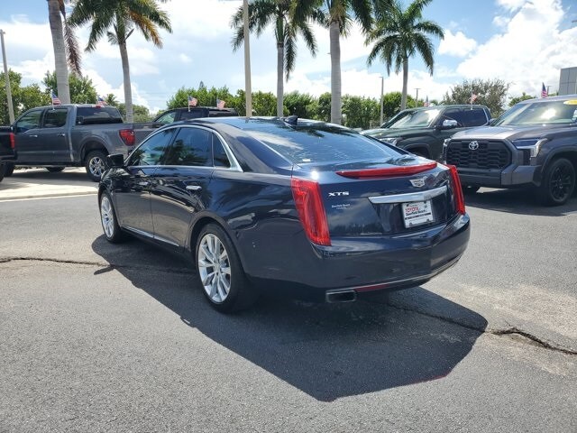 2016 Cadillac XTS Luxury photo 3