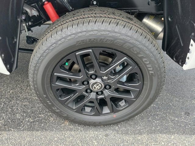 2026 Toyota Tundra Limited - Photo 8
