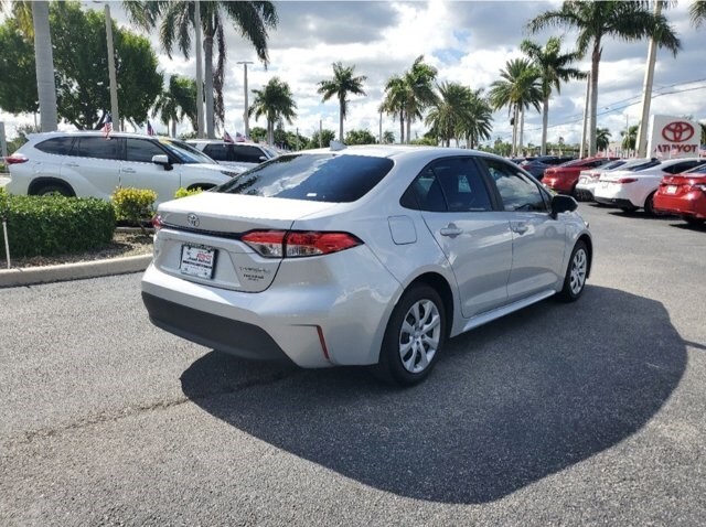 2023 Toyota Corolla LE photo 4