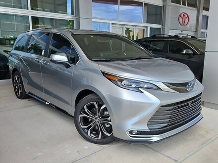 2025 Toyota Sienna Platinum 7 Passenger Van Passenger Van