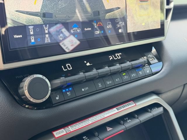 2026 Toyota Tundra Limited - Photo 17