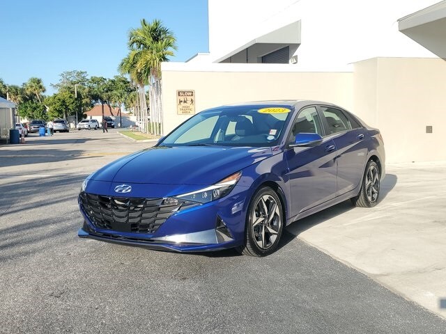 2023 Hyundai Elantra Limited photo 2